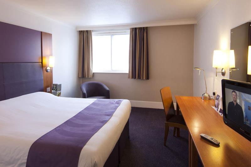 Premier Inn Kilmarnock Extérieur photo