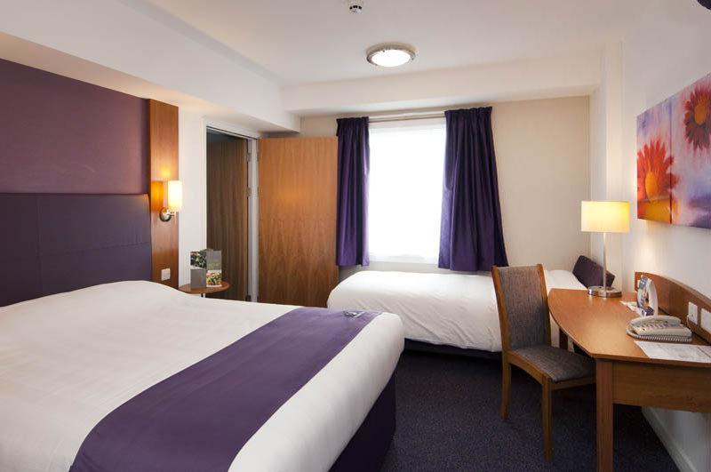 Premier Inn Kilmarnock Extérieur photo